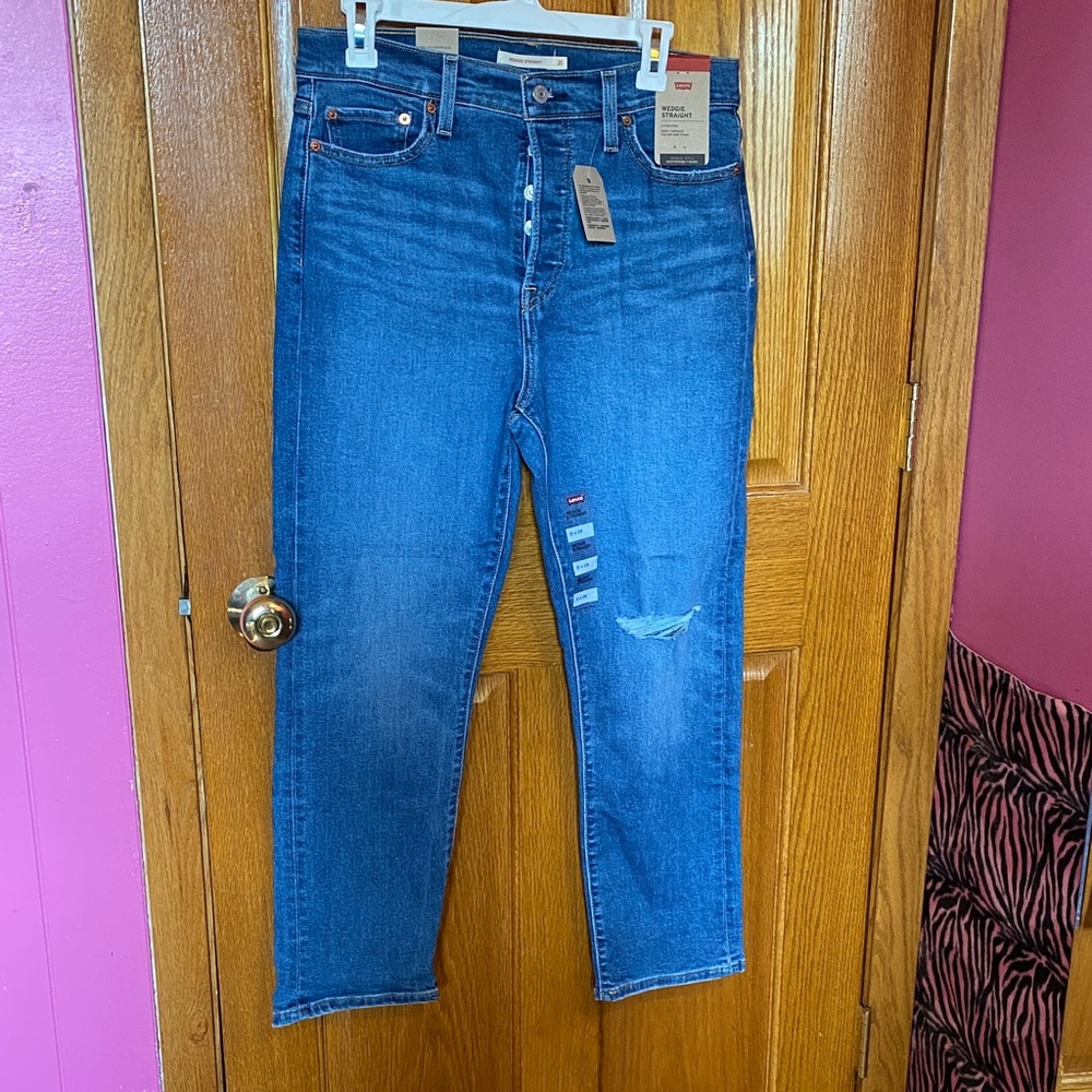 Levi's Woman’s Indigo Straight Jeans - Picture 9 of 10